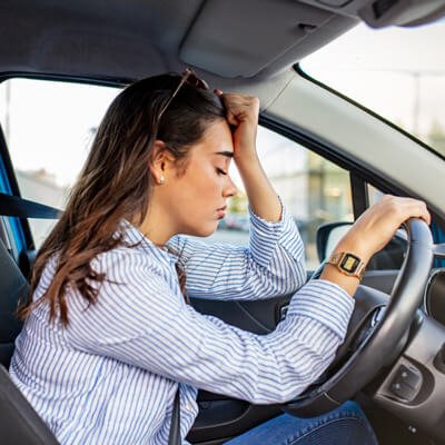 Chiropractor treating patient after auto accident in Morgantown clinic